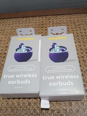 NIB heyday True Wireless Earbuds in Purple with Mint Accents
